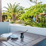 Oceanis Adamantas (Milos)